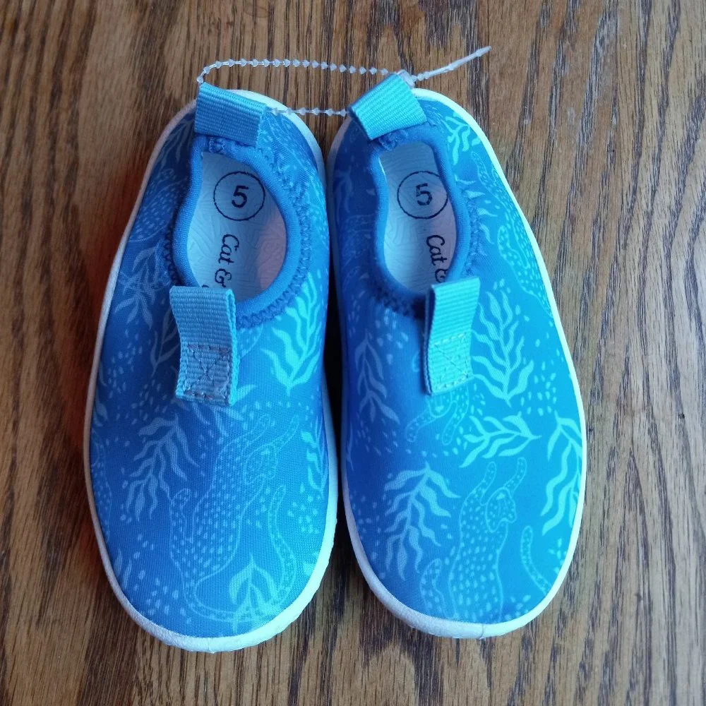 NWOT Blue Slip On Water Shoes Size 5
